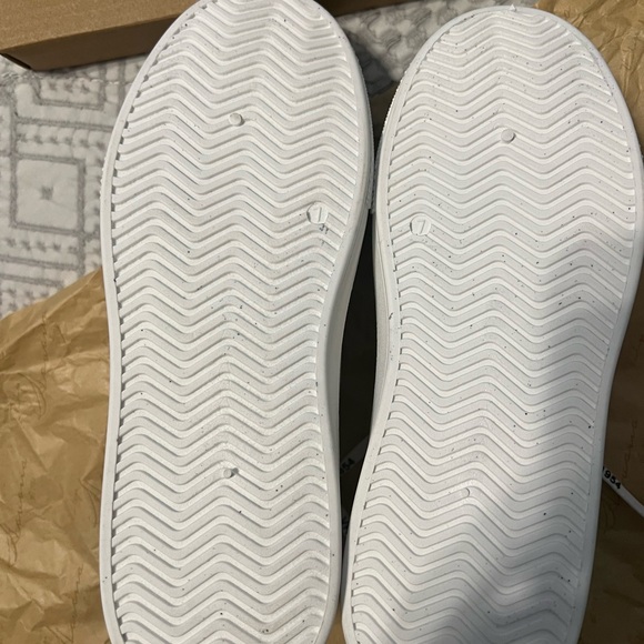 Vintage Havana Black and Pink Sneakers for Casual Style - Picture 7 of 10